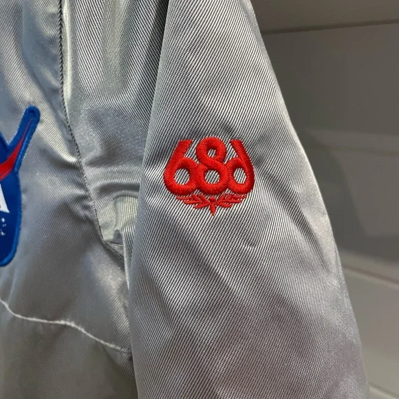 SOLD!! 686 x NASA Boys Shazam Insulated One Piece Snowsuit Silver BNWT Size XS - Picture 6 of 15